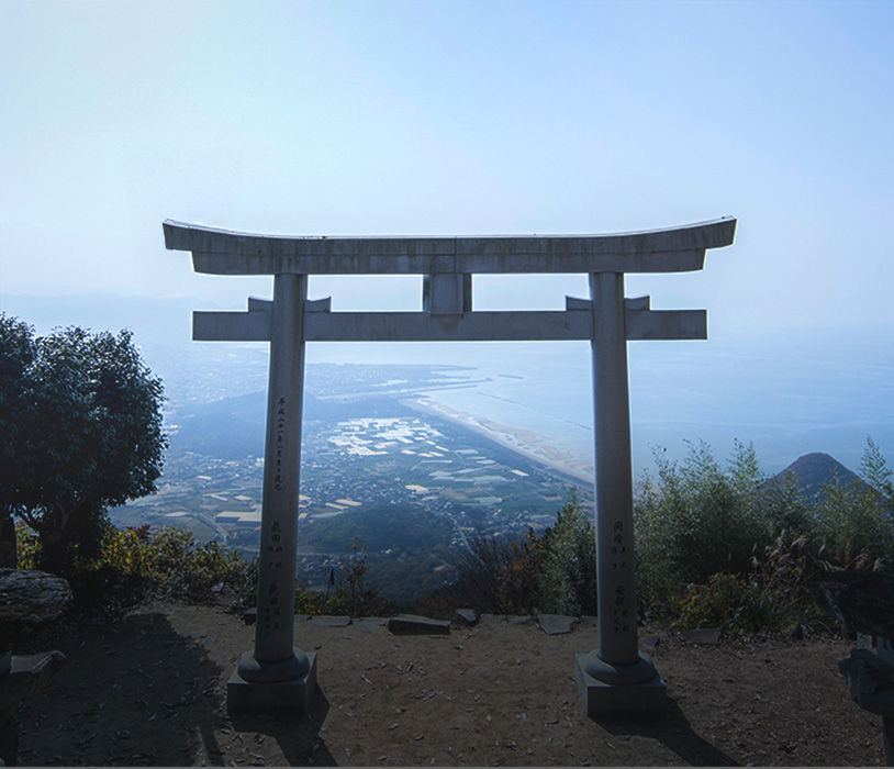 天空の鳥居（高屋神社）